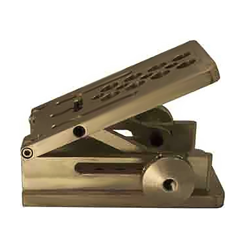 Modern Studio Wedge Plate